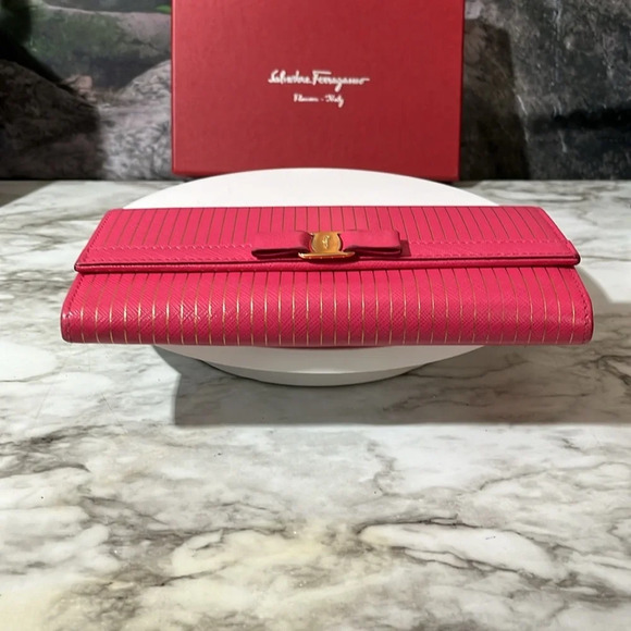 Salvatore Ferragamo Vara Bow Continental Wallet Pink with Gold Pinstripe. GUC - Picture 6 of 13
